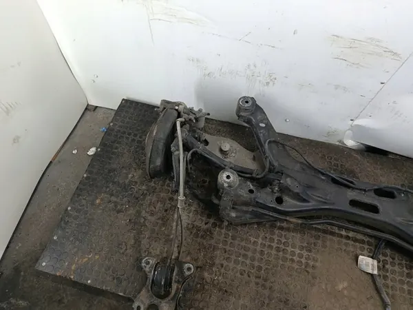 Hintere Querlenker OEM WÓZEK für Opel Vectra C FL 1.8 16V image 7