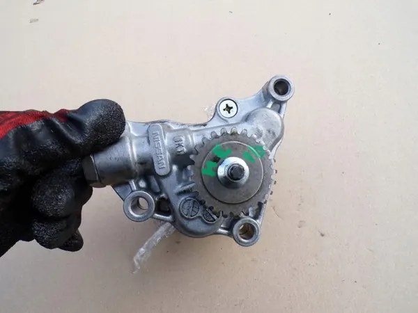 Pompe à huile OEM HR 16 pour Nissan Qashqai 1.6 image 3