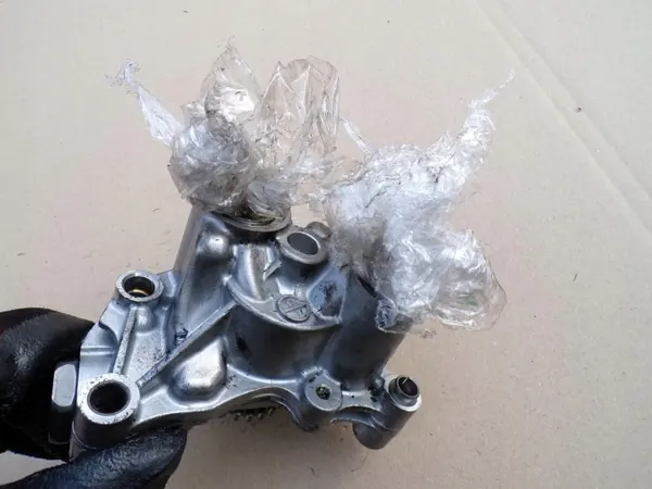 Pompe à huile OEM HR 16 pour Nissan Qashqai 1.6 image 4