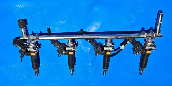 Riel de inyectores completo OEM 229C2BA Chevrolet Orlando image 2