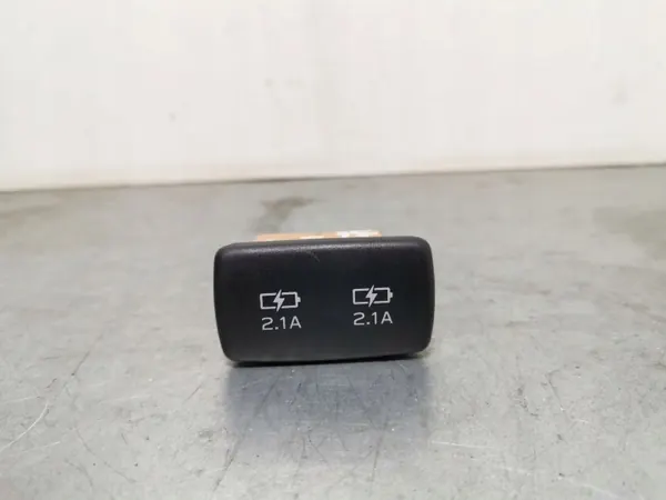 Tomada USB OEM 86257SJ040 para Subaru Forester image 2
