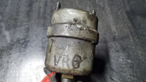 VW Transporter T4 Engine Mount 96-02 OEM 7D0399107A image 4