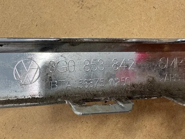 VW Passat B8 Oikea Kromilista Takapuskurille OEM 3G0853842 image 3