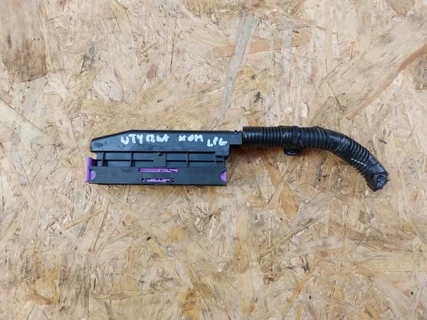 Dacia SANDERO III LOGAN III JOGGER 1.0TCE Connecteur Ordinateur OEM image 1