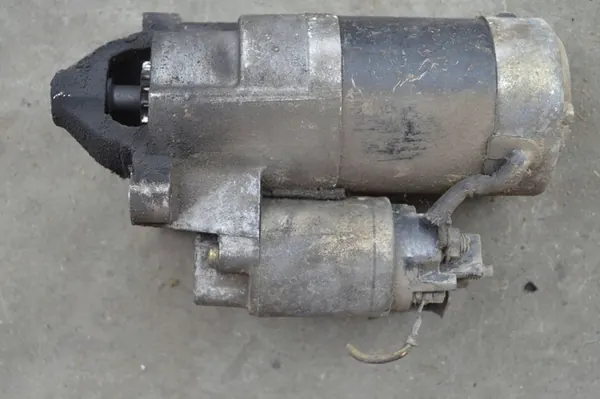 Arrancador Renault Megane Scenic 1.9 DCI 7700116282 image 3