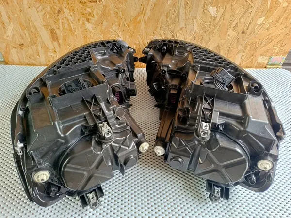 Farol dianteiro esquerdo VW Golf 7 Lift Full LED image 10