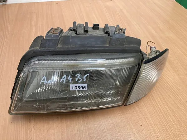 AUDI A4 B5 Farol Frontal Esquerdo image 1