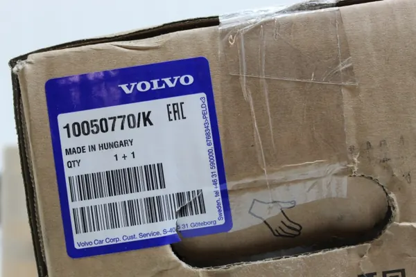 Kit de montaje enganche Volvo OEM 31650597 N - Usado image 4