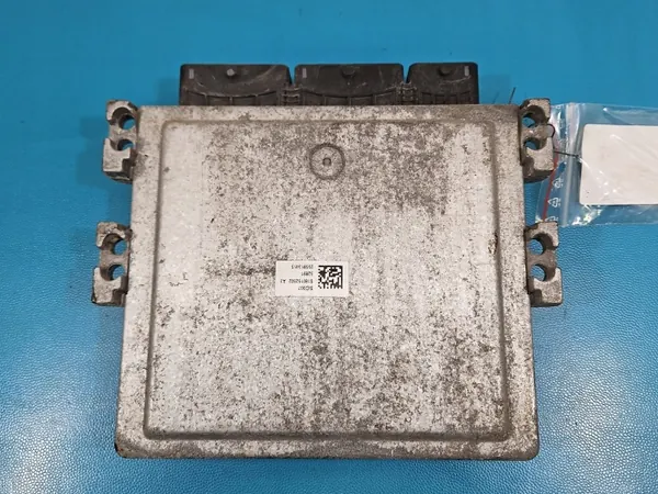 Unidade de controlo motor Nissan Juke I 1.5 dCi K9K OEM 237101KB4A image 5