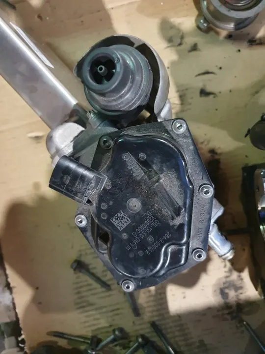 EGR-venttiili VW Amarok 2.0 BiTDI 03L131512DM image 3