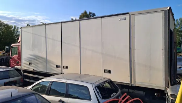 Carrosserie Conteneur Iveco avec Ouverture Latérale image 2