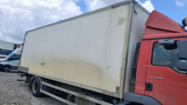 Carrosserie Conteneur Iveco avec Ouverture Latérale image 3