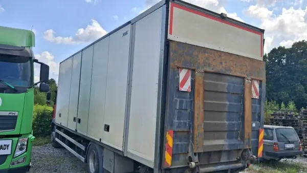 Carrosserie Conteneur Iveco avec Ouverture Latérale image 4