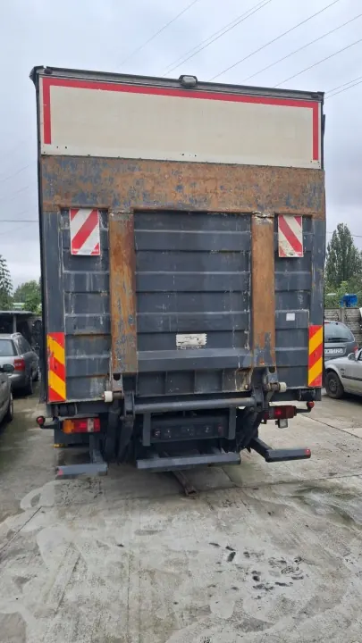Carrosserie Conteneur Iveco avec Ouverture Latérale image 9