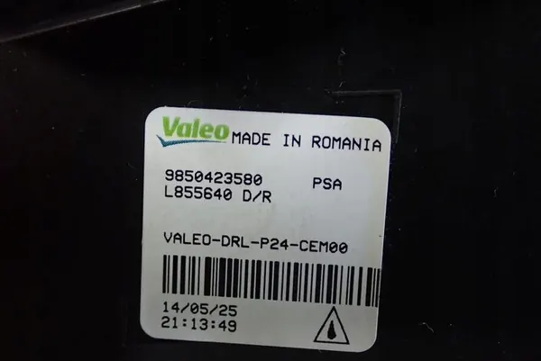OEM 9850423580 Oikea LED DRL Peugeot 208 II Liftille image 8