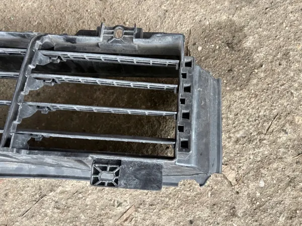 OEM 214F60895R Ilmakanavan säleikkö Dacia Sandero Joggerille image 6