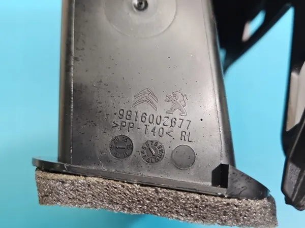 Grelha de ventilação traseira OEM 9816002677 para Citroen C5 Aircross image 9