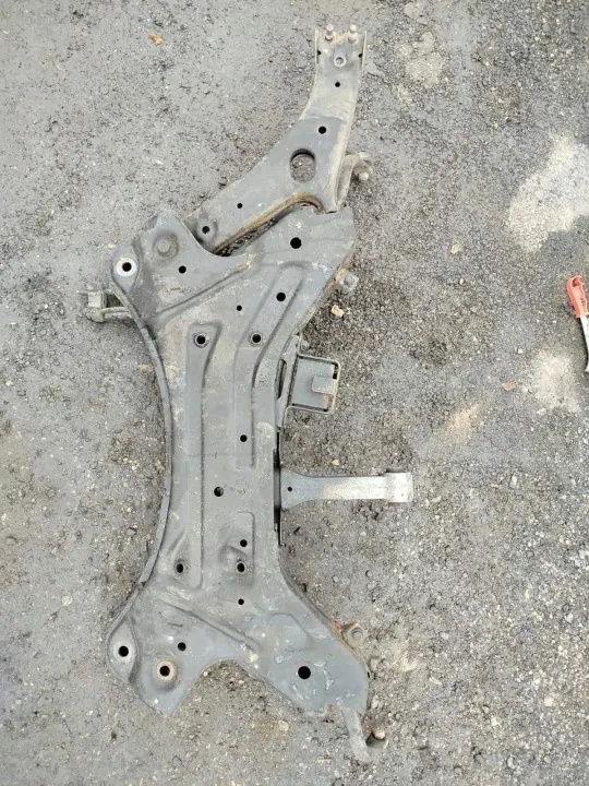 Kia OEM 62401-2Y100 Etupalkki Sportage III:lle image 6