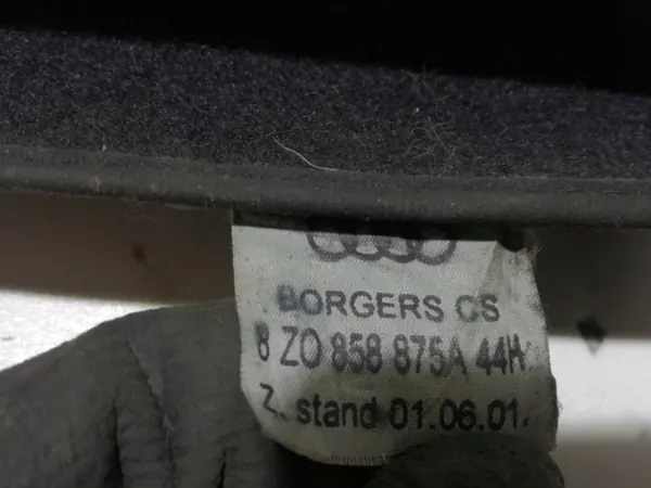 Alfombrilla maletero Audi A2 2002 1.4L OEM 8Z0858875 image 3