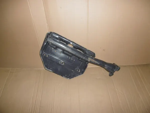 Suporte de para-lama traseiro esquerdo Scania R 2054583 image 2