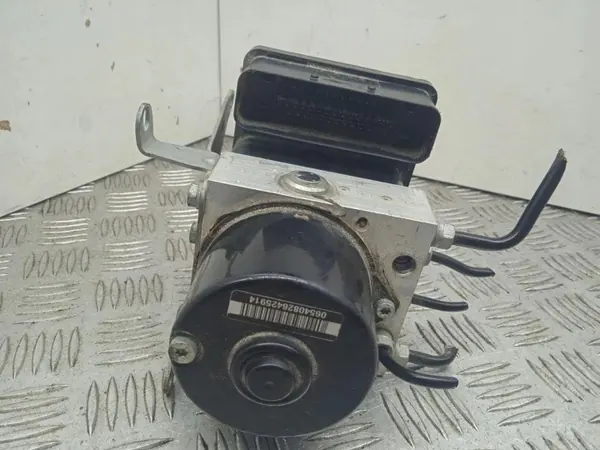Begagnad ABS-pump OEM 6771487 för BMW 1-serien image 3