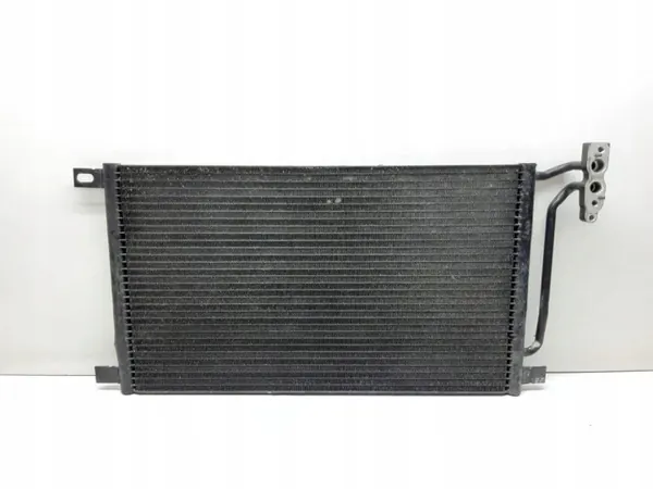 Condensador AC BMW X3 E83 OEM 3450046 - Usado image 2