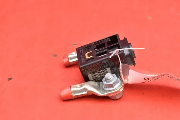 Battery Fuse N000000004516 Mercedes GL X164 3.0 CDI image 4