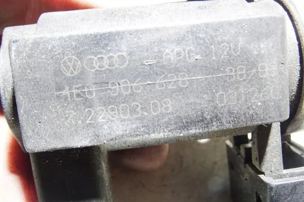 Válvula eletromagnética AUDI A8 D3 4.2L Diesel image 2