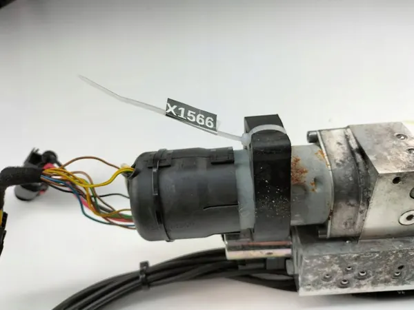 Opel Astra H Cabrio kattopumppu OEM 13197772 image 7