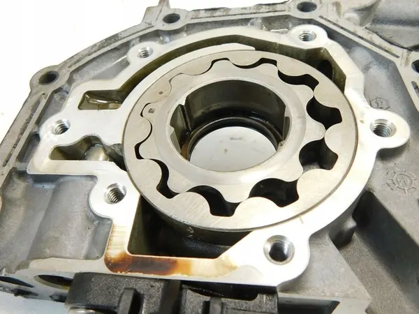 Olje pump kylare Renault Clio III 1.2 16V TCE Turbo image 9