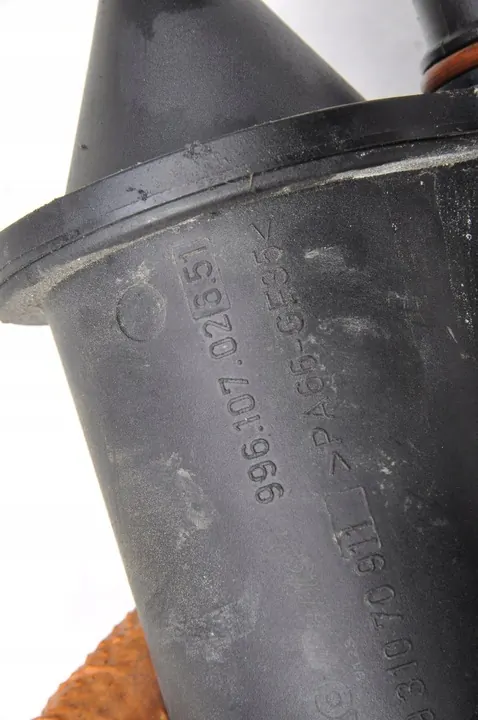 Porsche 911 996 Oljesepartor 99610702651 image 4