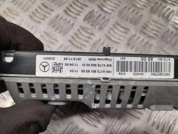 Mercedes-Benz Navigationsbildschirm OEM A1729016500 image 3
