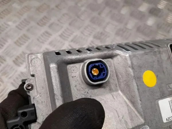 Mercedes-Benz Navigationsbildschirm OEM A1729016500 image 5
