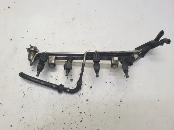 Carril de inyección OEM 06A133681E VW 1.8 Turbo image 2