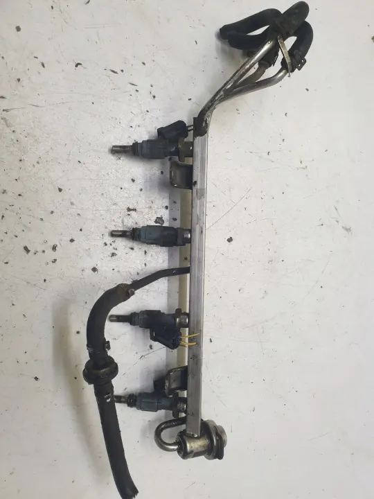 Carril de inyección OEM 06A133681E VW 1.8 Turbo image 3