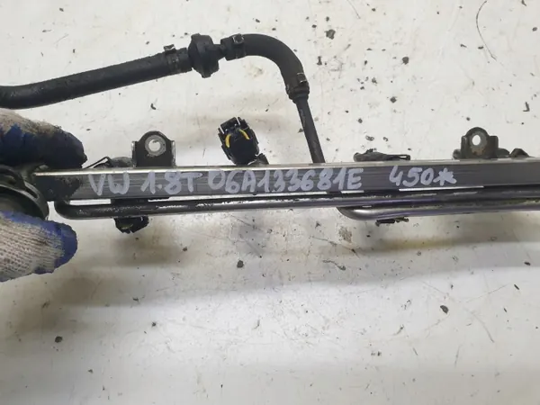 Carril de inyección OEM 06A133681E VW 1.8 Turbo image 5