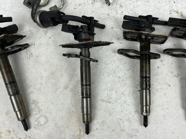Audi A4/S4 B8 inspuitset OEM 03L130089A image 3