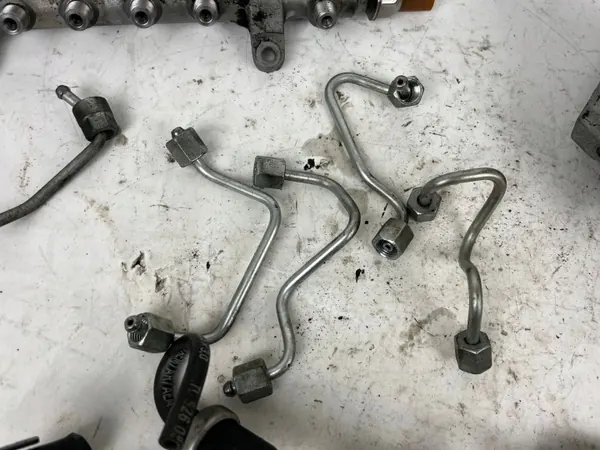 Audi A4/S4 B8 inspuitset OEM 03L130089A image 6