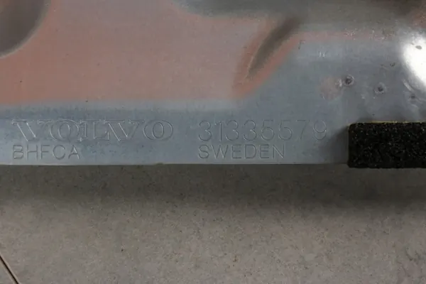 Volvo XC60 I Värmeskärm OEM 31335579 image 5