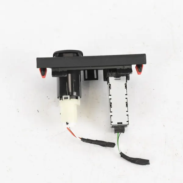 Zigarettenanzünder USB-C Panel OEM 58821-F4030 Toyota image 3