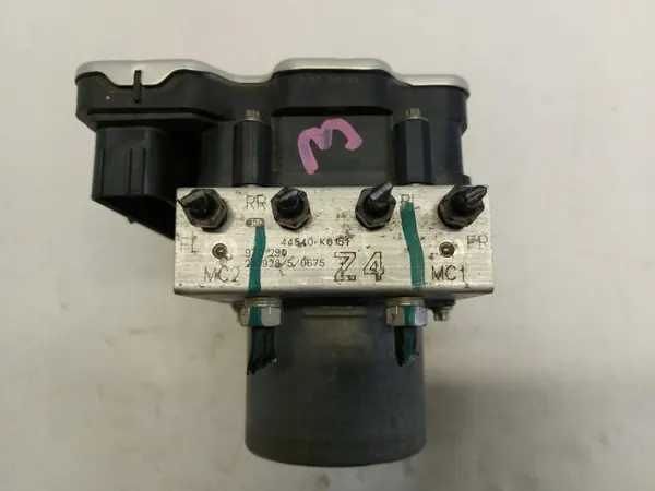 Module Pompe ABS Toyota OEM 44540-k0151 pour Yaris IV image 3