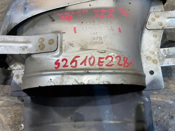 Volvo V60 S60 Embout d'Échappement Droit Arrière OEM 31455531 image 10