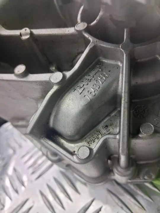 Oljepump BMW 5 (F10) 7643256 4.4L 330kW 2014 image 4