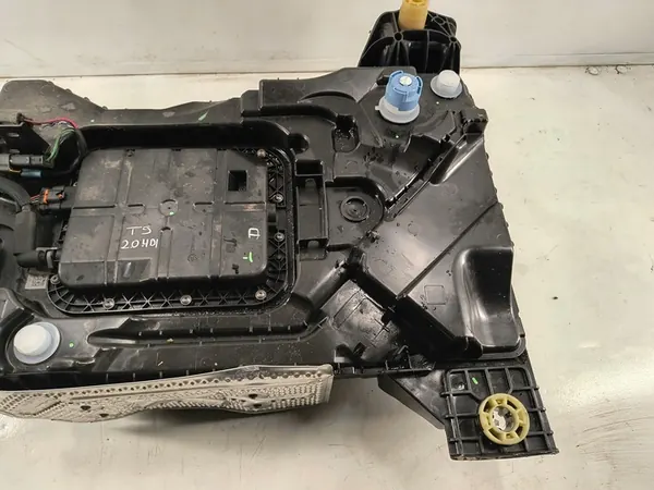 Réservoir Adblue complet Peugeot 308 T9 2.0 Blue HDI image 3