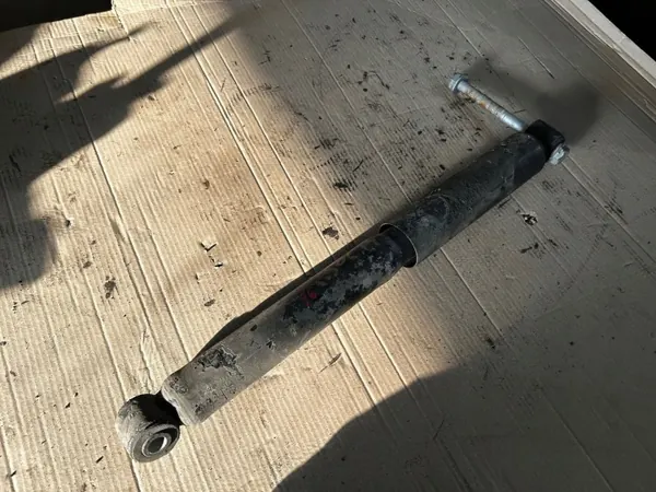 Takaiskunvaimennin OEM A9063261300 Mercedes Sprinterille image 2