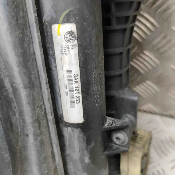 VW kylningsdel OEM 3C0145805AN Passat B7 image 5
