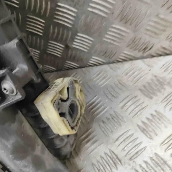 VW kylningsdel OEM 3C0145805AN Passat B7 image 8