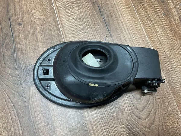 Bränsletanklock Mercedes ML W164 image 6