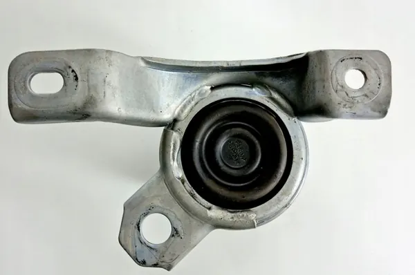 Land Rover Evoque I 2018 Engine Mount Right Side OEM image 3