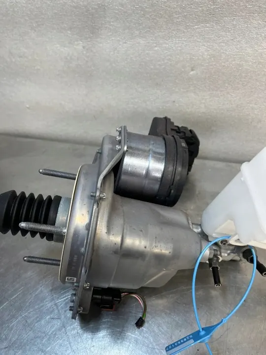 Servo Pompe Frein Renault d'Occasion OEM 460070869R image 3